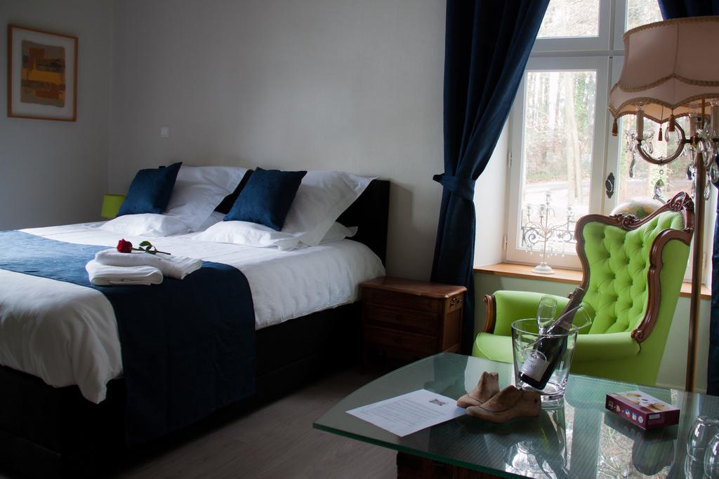 Chateau De L Aviette - Rancennes Givet Room photo